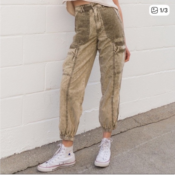 Urban Outfitters Pants - NWT URBAN OUTFITTERS Ledge Block Cargo Pant, 0